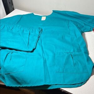 New Sunshine Alley Teal Scrub Top w/Pockets and Matching Pants